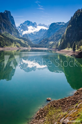 Bild på Stunning dawn at mountain lake in Gosau Alps Austria Europe